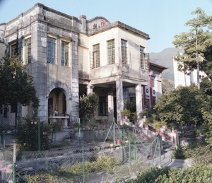 八十年代初的志莲董事会已开始商讨筹划复修及重建工程