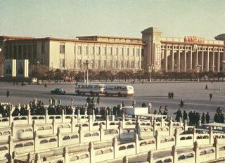 中国历史博物馆(上方建筑物)