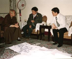 师父与罗哲文先生(中)黄克忠先生(右)分享有关中国古建木结构之学问